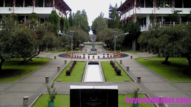 Universitas Terbaik Di Bandung Dengan Jurusan Favorit Yang Bisa Kalian Daftar!